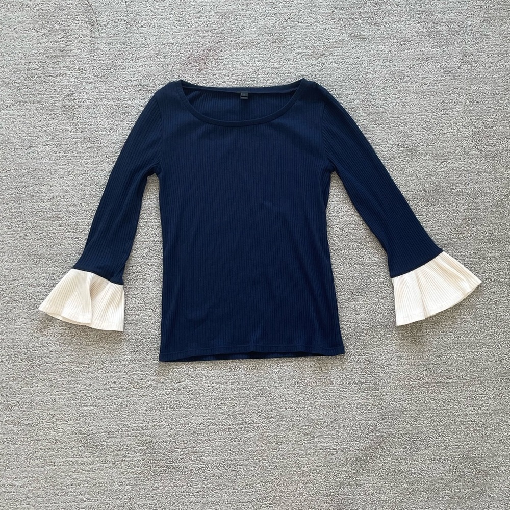 J Crew Women’s Bell Sleeve Knit Top Minimalist Business Casual Summer Spring